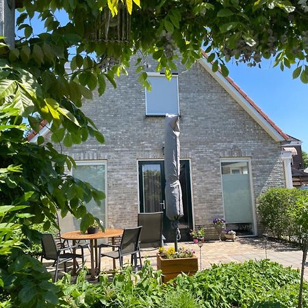 Genieten In Een Luxe Vakantiewoning, Dichtbij Het Ijsselmeer En Strand Villa Warns Exterior foto